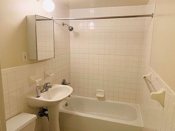 5th image of 196 W 134th St APT 1