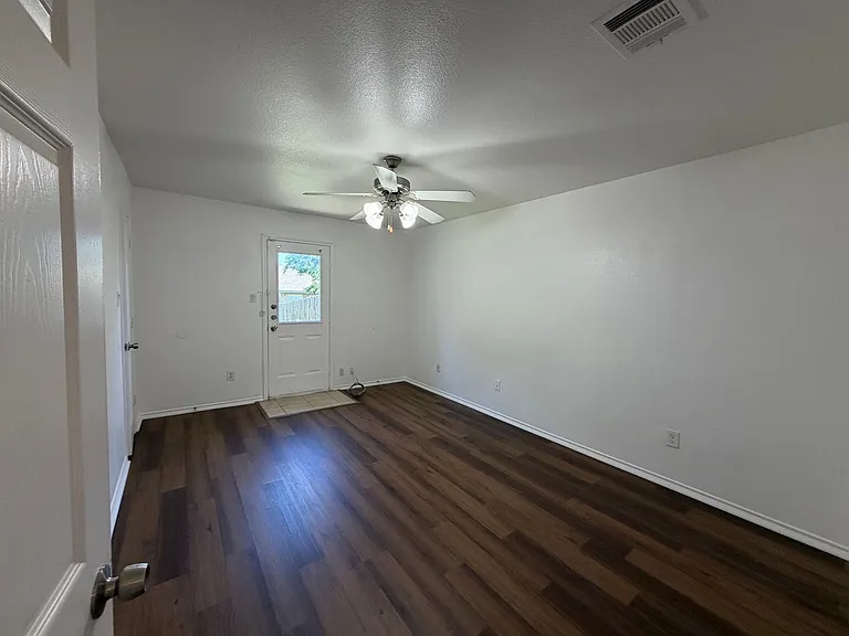 8118 Tanner Ave — Photo 6