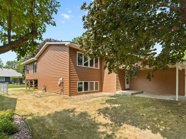 3231 Meadow Brook Ct, Vadnais Heights, MN 55127
