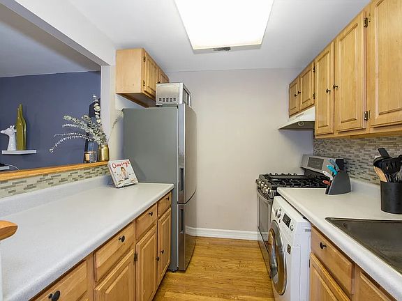 4th image of 8 E 127th St #1