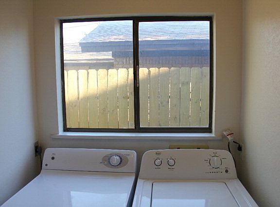4th image of 4527 Leddy Dr