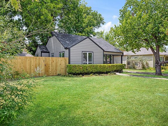 3rd image of 833 Springbrook Dr