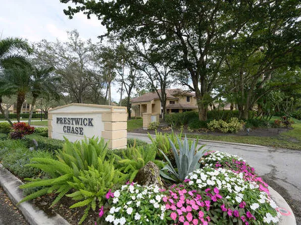 587 Prestwick Circle #4, Palm Beach Gardens, FL 33418