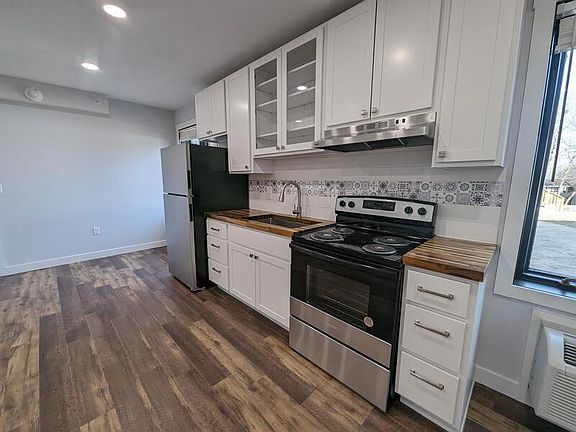 3rd image of 413 Jefferson St #19