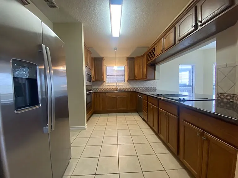 13913 Dasmarinas Dr — Photo 6