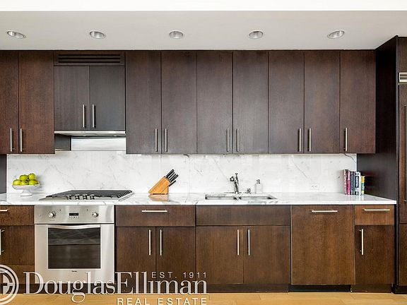 4th image of 111 Central Park N APT 18C