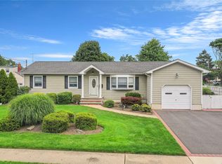 940 Herzel Blvd, West Babylon, NY 11704