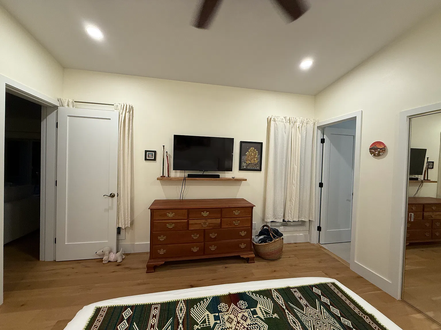 2 bed, 1600 sqft, $2,200 — Photo 3