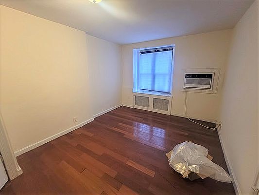 1st image of 411 W 43rd St APT 1A