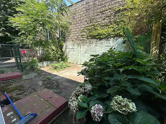 Rented by R New York | media 23