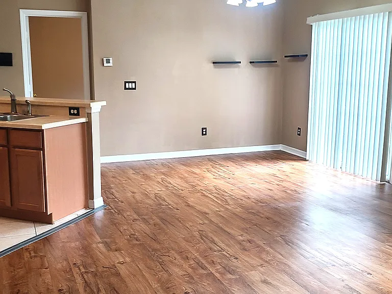 3511 Pine Oak Trl — Photo 7