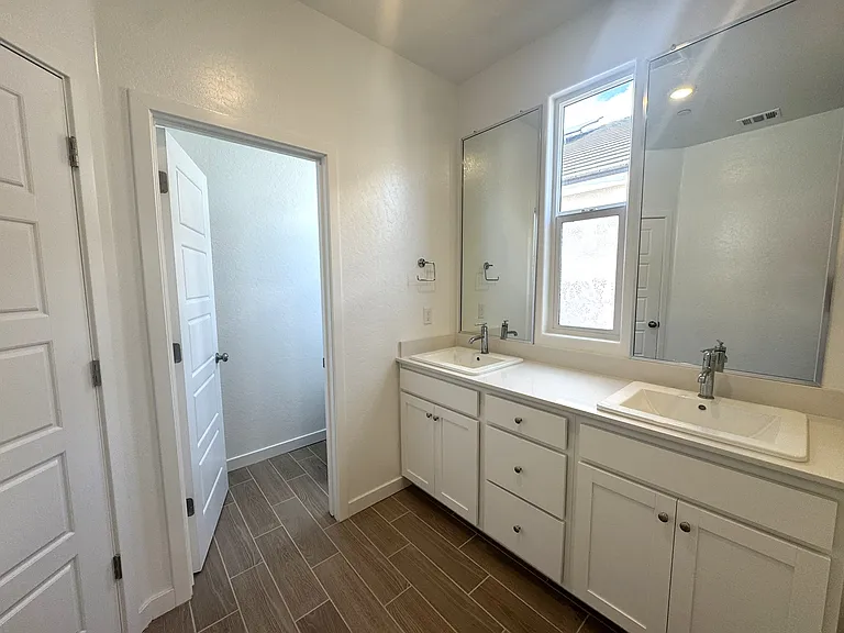 1083 S Traverse Dr — Photo 9