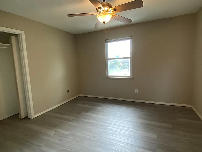 1608 E Cedar Pl — Photo 5