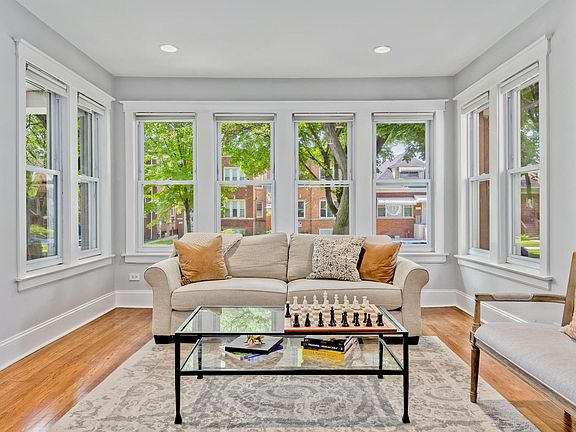 4th image of 4342 W Drummond Pl