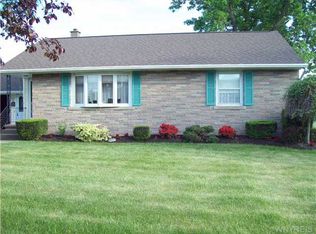 1820 Saunders Settlement Rd, Niagara Falls, NY 14304