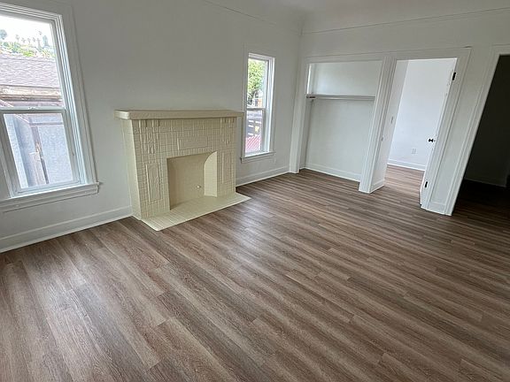 3rd image of 1044 N Townsend Ave #1046