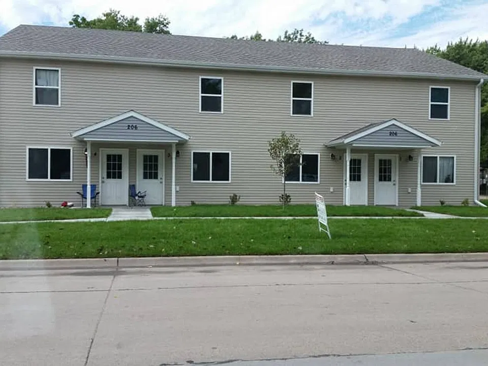 206 S Plum St #4