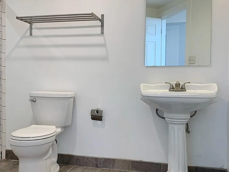 848 York St #5 — Photo 7