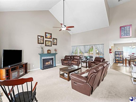 3rd image of 1378 Chandler Cir