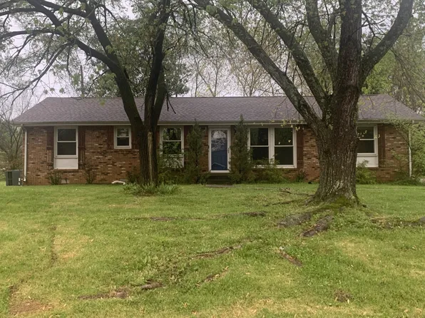 207 Maplewood Dr, Clarksville, TN 37042