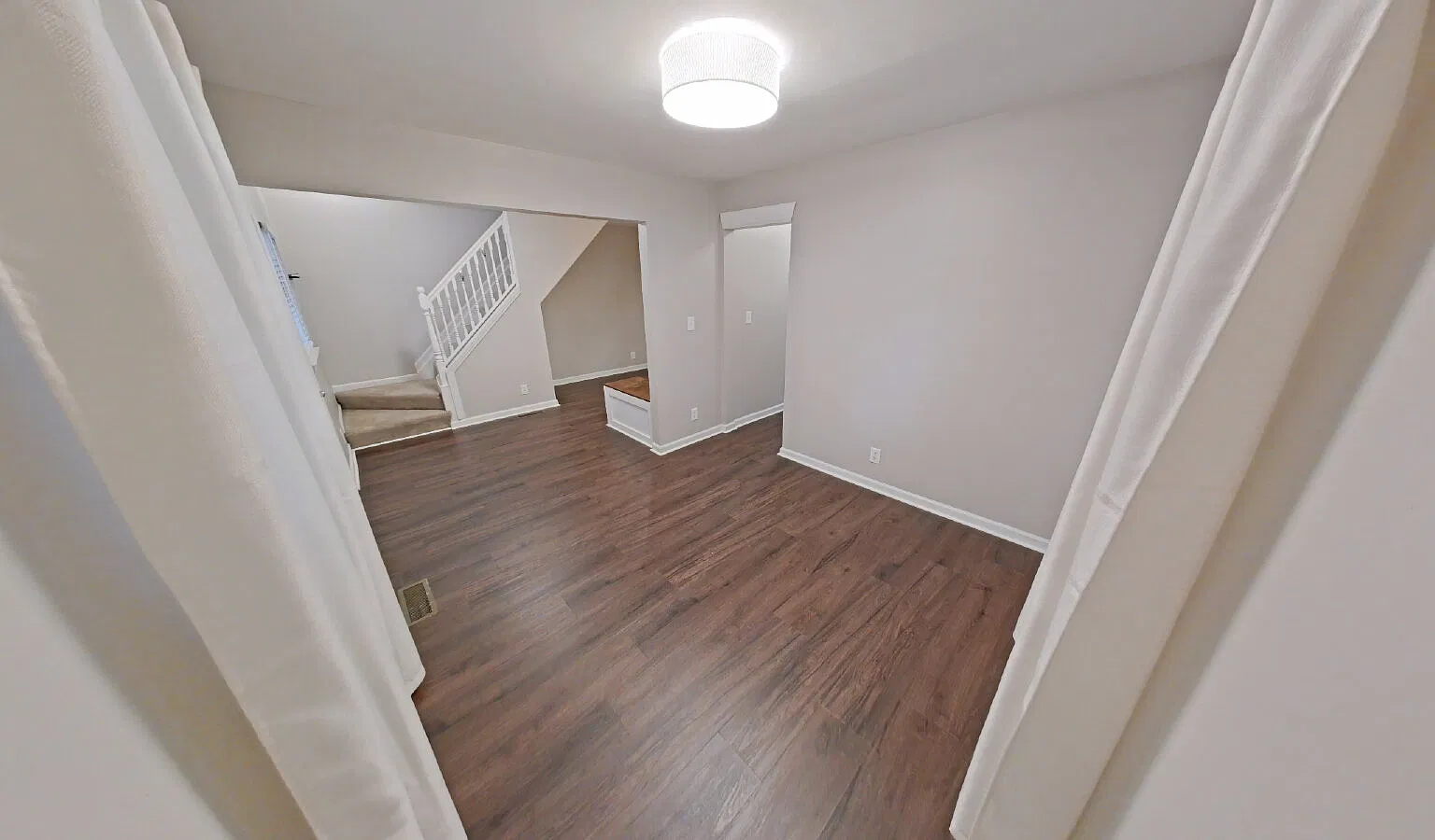 3 bed, 2.0 bath, 1248 sqft, $2,550 — Photo 3