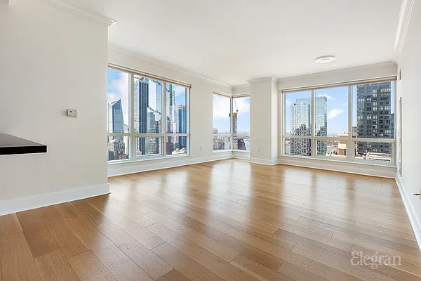 Sold by Elegran | media 2