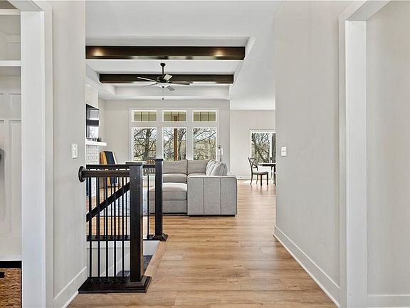 5th image of 5643 Thousand Oaks Dr