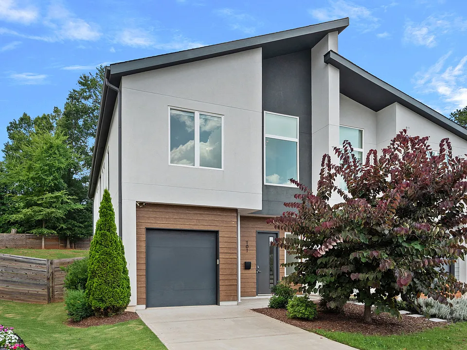 101 Mattoon St