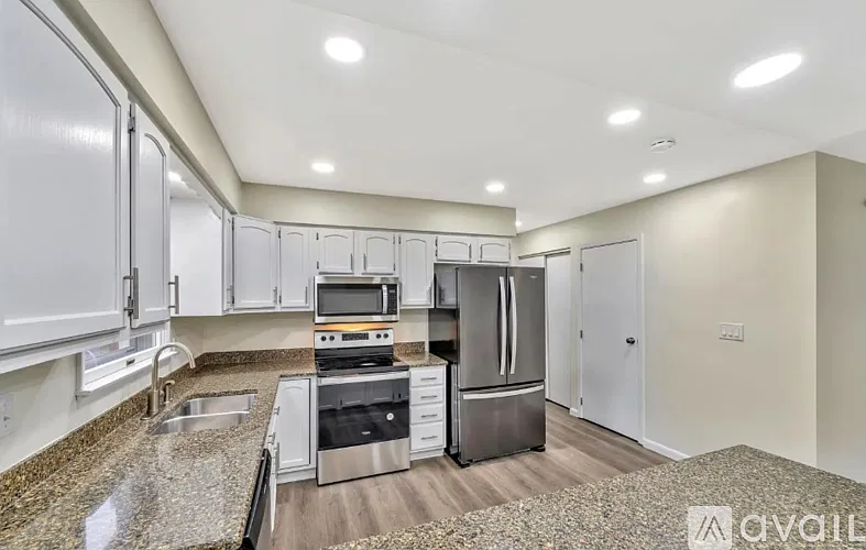 4 bed, 3600 sqft, $3,750 — Photo 4