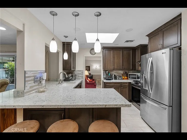 8818 Sophia Ave — Photo 4