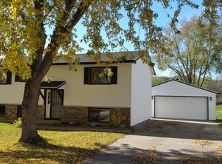 3707 Willow Heights Dr SW, Rochester, MN 55902