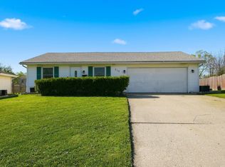 910 Aurora Knoll Ln, Fort Wayne, IN 46825