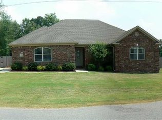 195 Locust Creek Dr, Lonoke, AR 72086