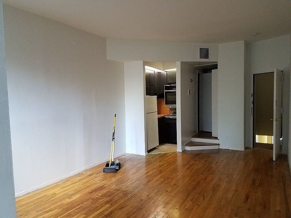 1st image of 1306 2nd Ave APT 2RN