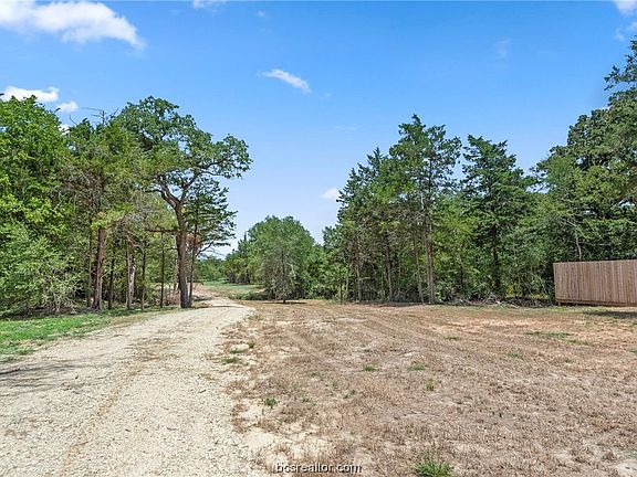 3rd image of 4775 Cole Ln