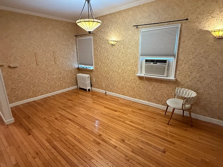 606 Tompkins Ave #2 — Photo 5