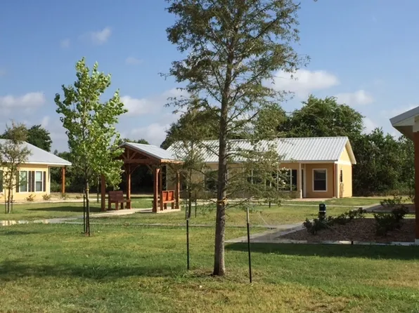 The Commons of Cameron, 1200 W 16th St, Cameron, TX 76520