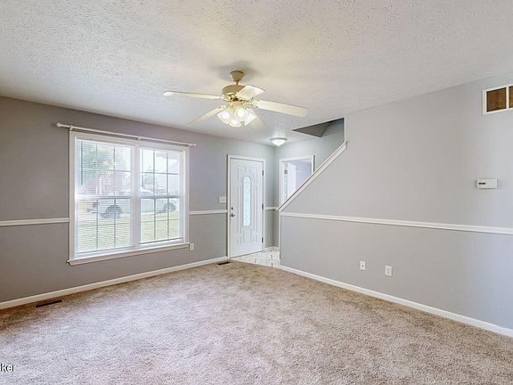 3rd image of 6815 Currington Cir