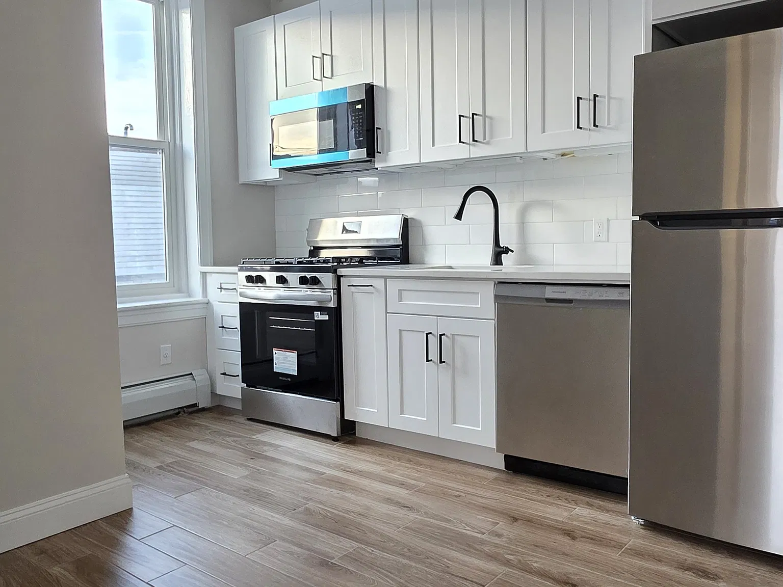 21 E Main St — Photo 2
