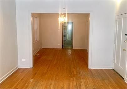 4th image of 3938 N Whipple St #1