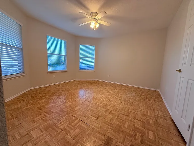 2909 Windhaven Dr — Photo 17
