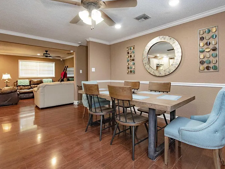 210 N William Dr — Photo 11