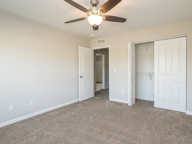 3350 Glenbrook Cir S — Photo 8