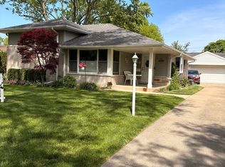 21 N Waterman Ave, Arlington Heights, IL 60004