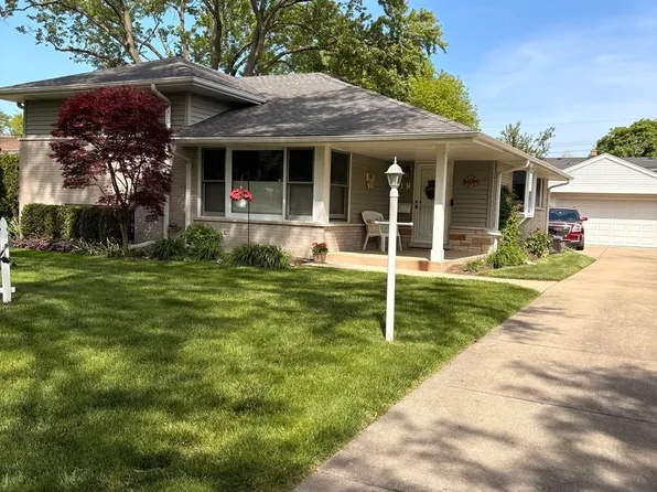 21 N Waterman Ave, Arlington Heights, IL 60004