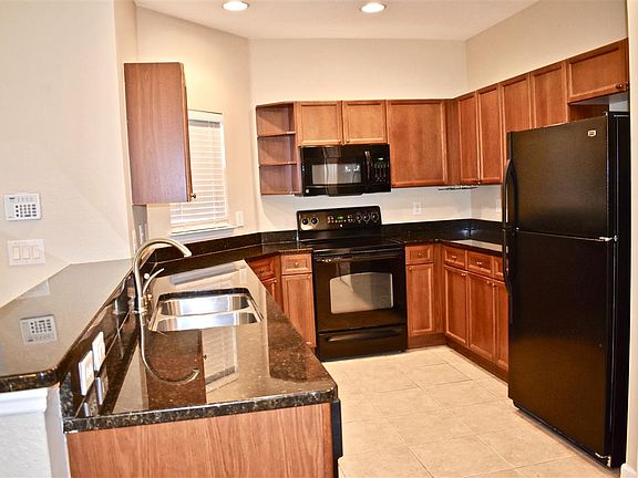 3rd image of 455 La Travesia Flora St #104