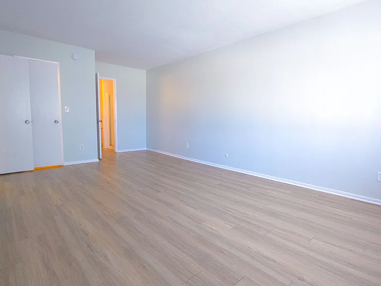 18400 Prairie Street — Photo 42