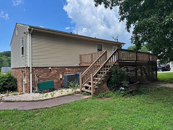 2nd image of 105 Creston Oaks Ct