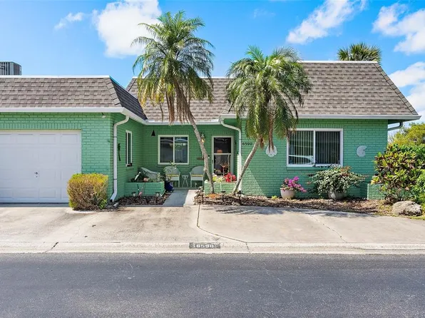 6590 Golden Horseshoe Dr, Seminole, FL 33777