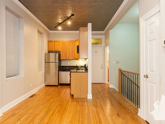 5th image of 825 N Winchester Ave #1R